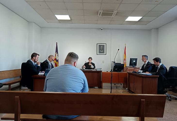 Sala de un juzgado durante un juicio penal en Mallorca