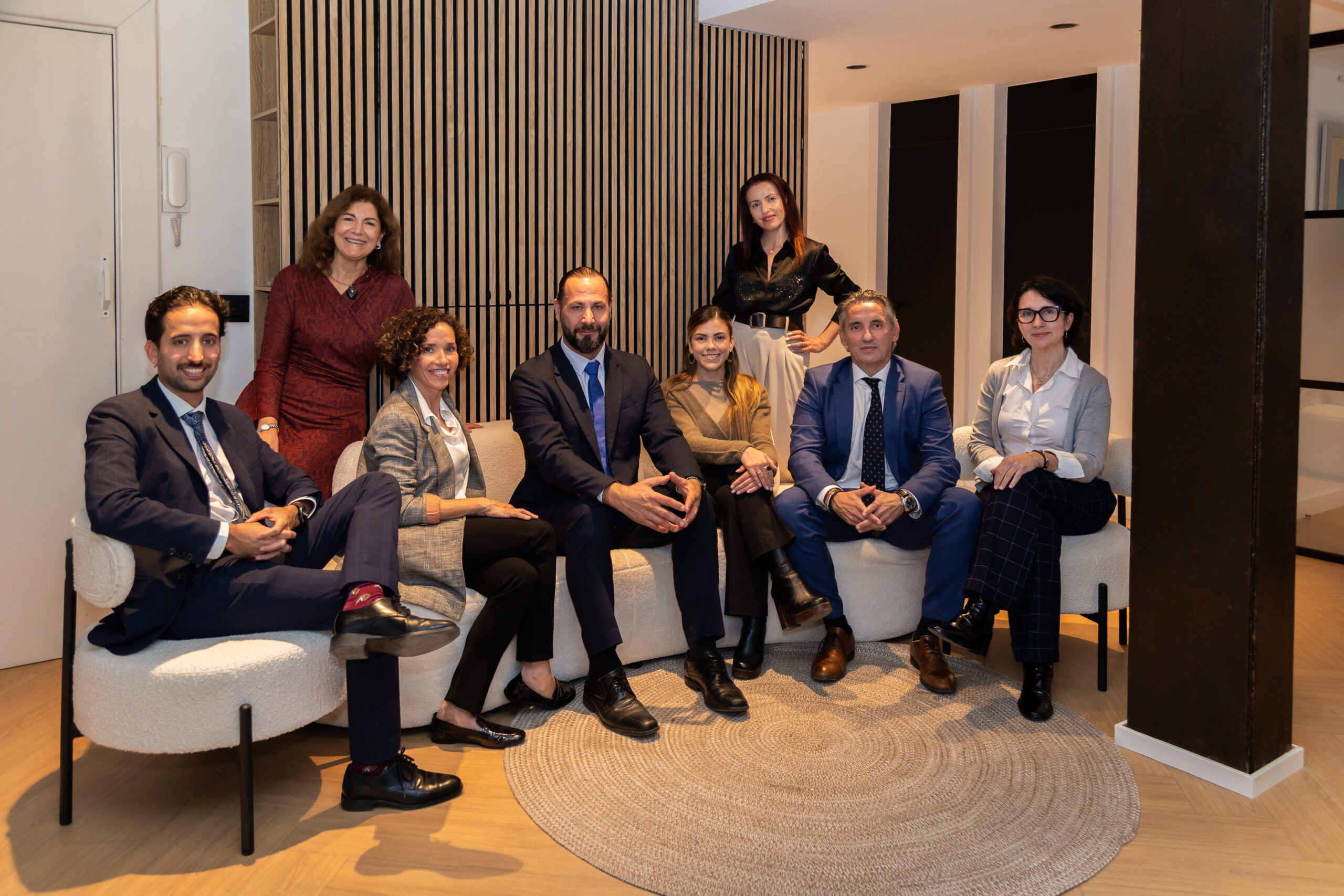 Equipo de abogados de Castro Abogados reunido en su despacho de Palma de Mallorca